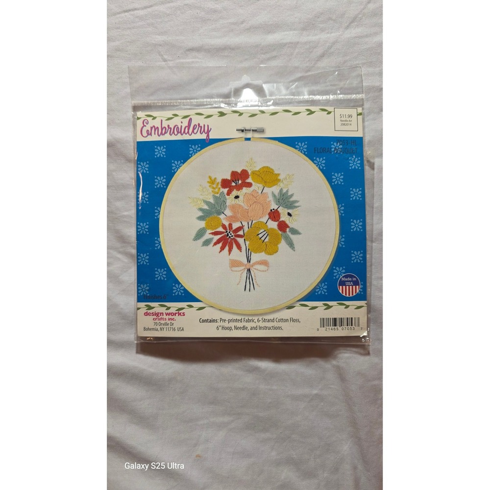 Design Works Crafts Floral Bouquet Embroidery Kit 6 Inch Hoop 7053-HL New